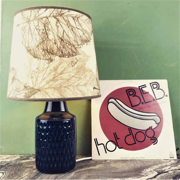Sholm Vintage Keramik Bordlampe i Bl Glasur. 