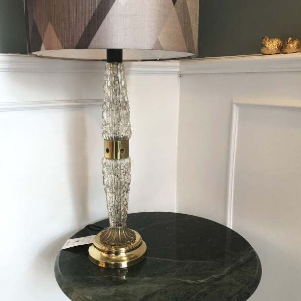 Unika bredygtig bordlampe af vintage glas og messing.