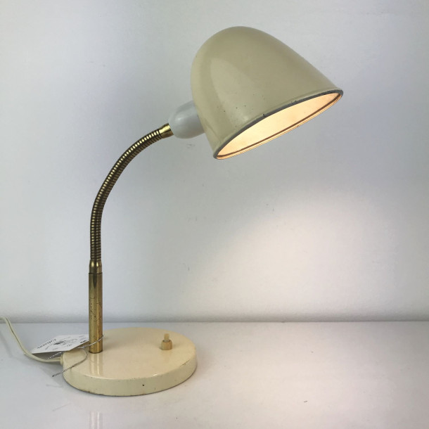 Smuk vintage bordlampe produceret af danske Voss